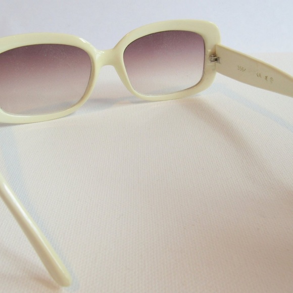 Super Glam Retro Non-Prescription White-rimmed Sunglasses - Picture 4 of 5